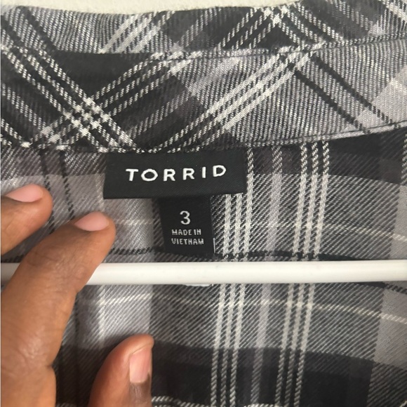 Torrid Blouse Flowy 3X Flannel Plaid Babydoll Button up whimsy black white Boho - Picture 7 of 7